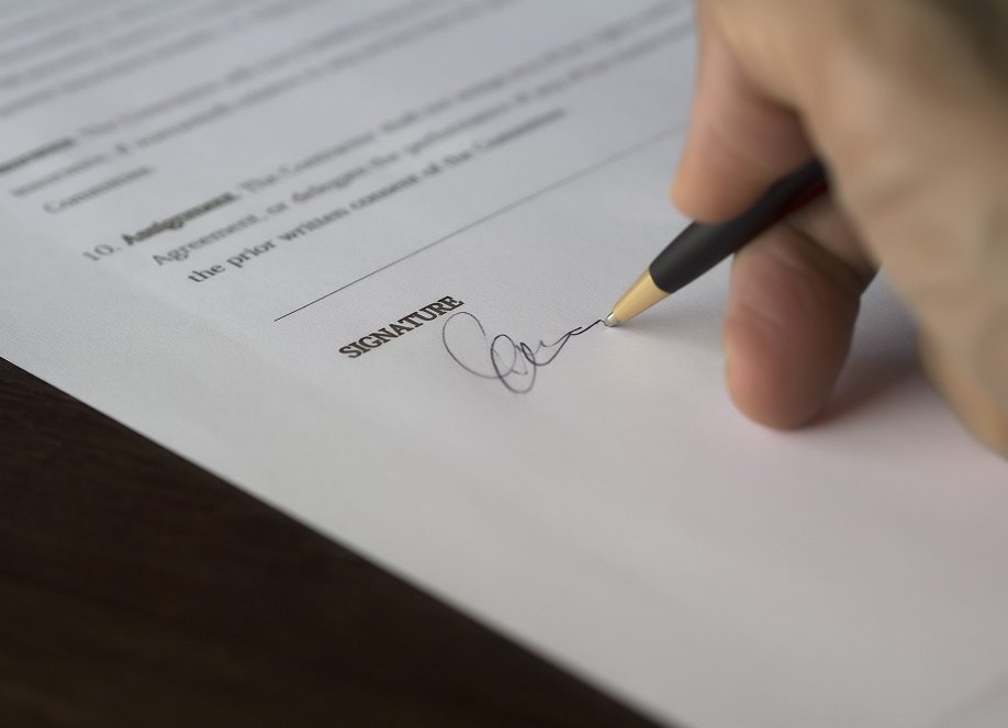Contrato Confidencial y Contacto Directo